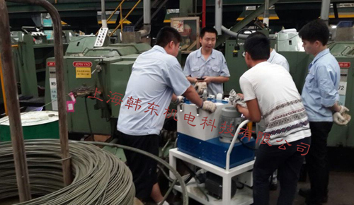 推車式分離器應(yīng)用于成型機(jī) 推車式分離器應(yīng)用于成型機(jī)