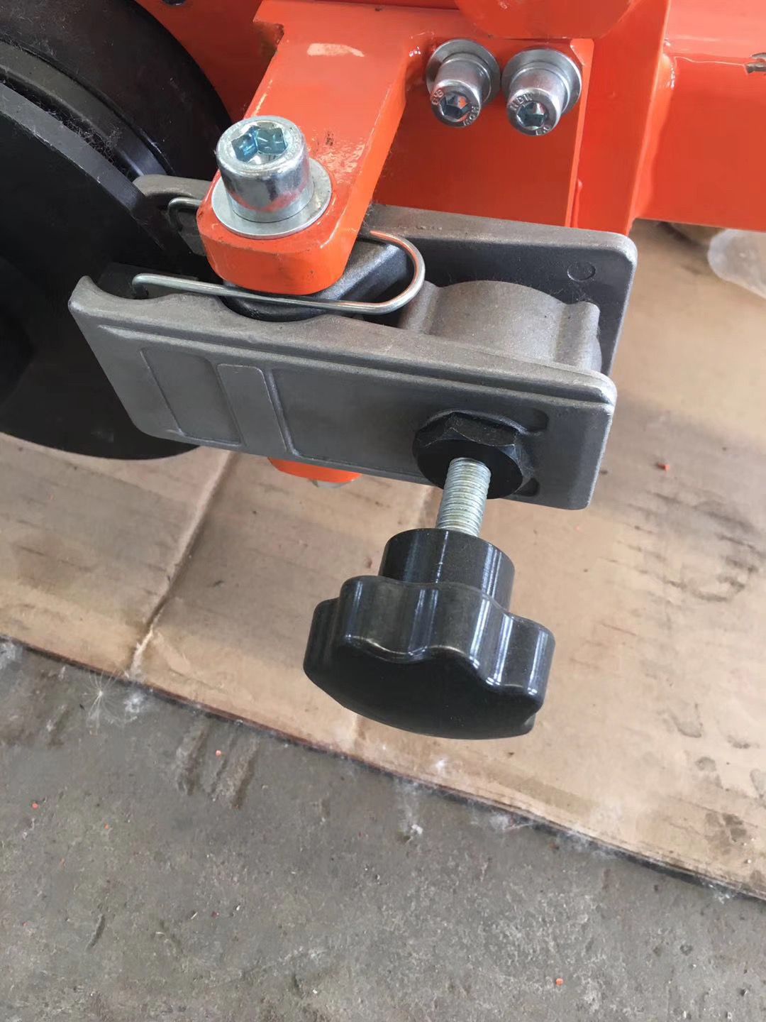 HMC鉗盤式氣動(dòng)制動(dòng)器安裝案例